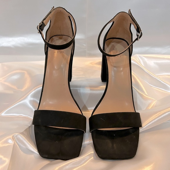 High Heels 👠 - Picture 3 of 4